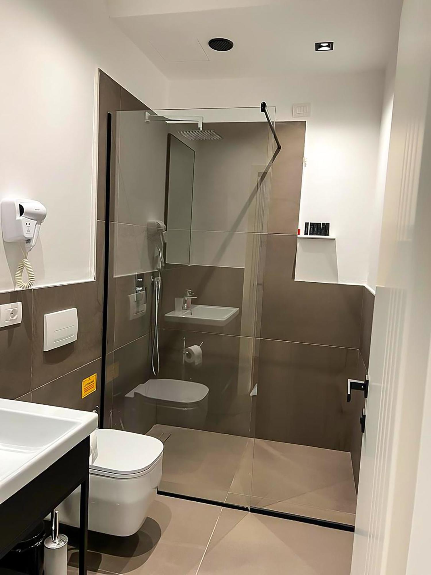 Hotel Central Vlorë Eksteriør bilde